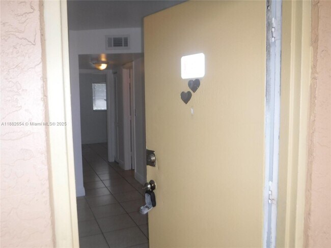 Primary Photo - 101 NE 41st St