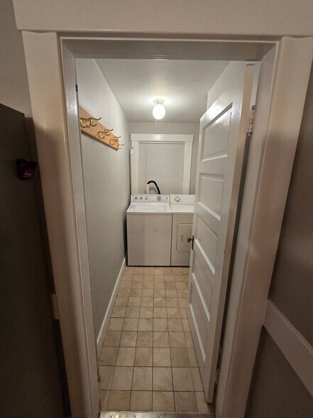 Laundry Room - 12 Leland Rd