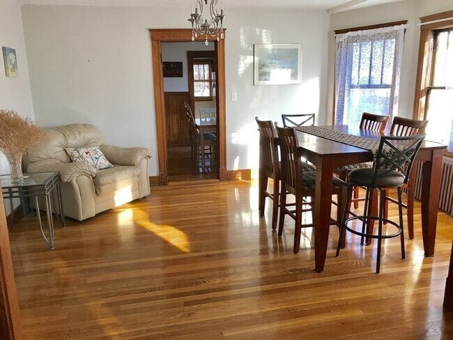 Primary Photo - 23 R St