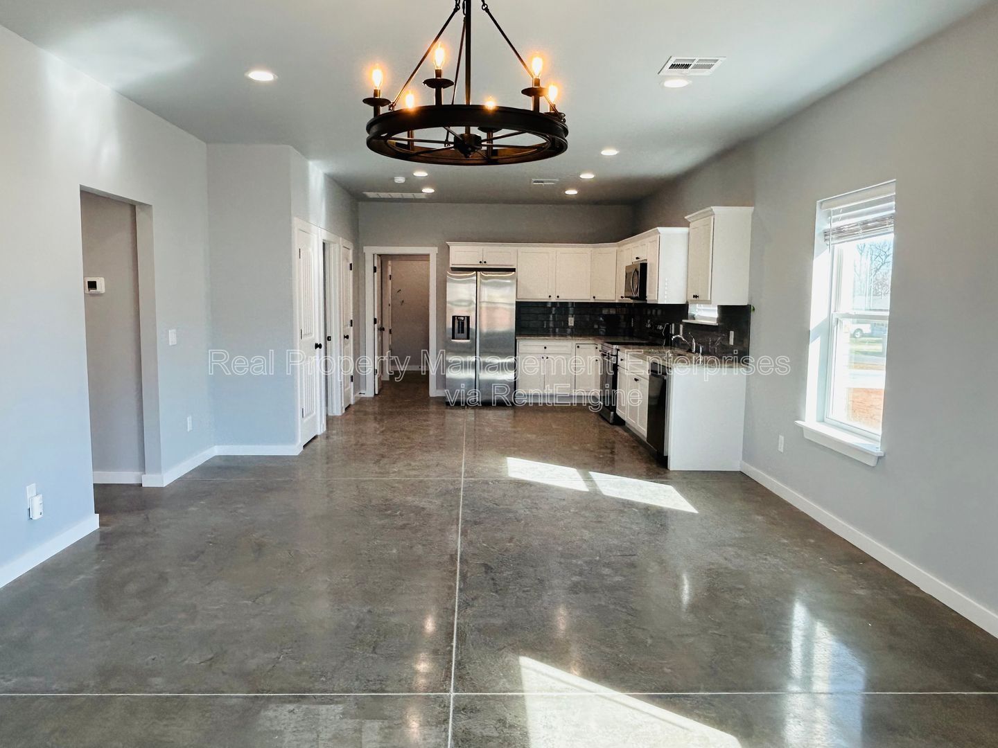 Building Photo - 104 N Harrison Ave