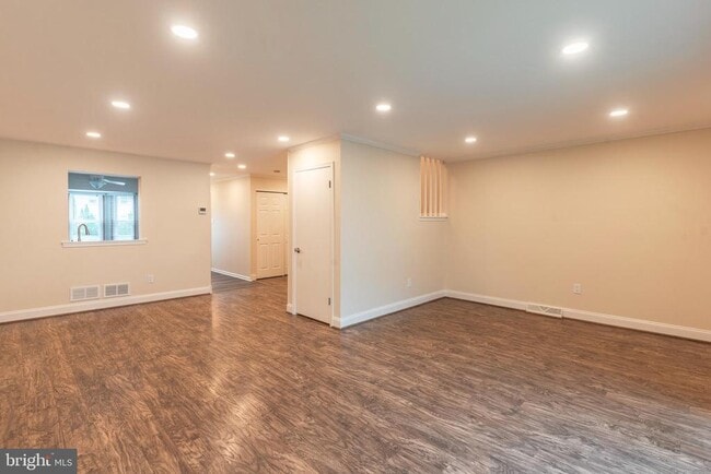 Building Photo - 308 Wayne Ct