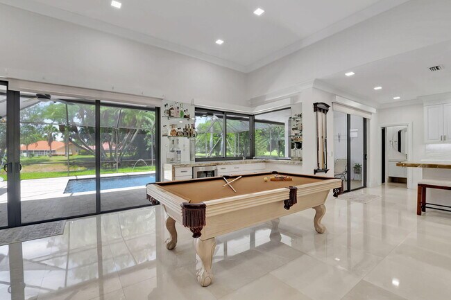 Building Photo - 10099 Canoe Brook Cir