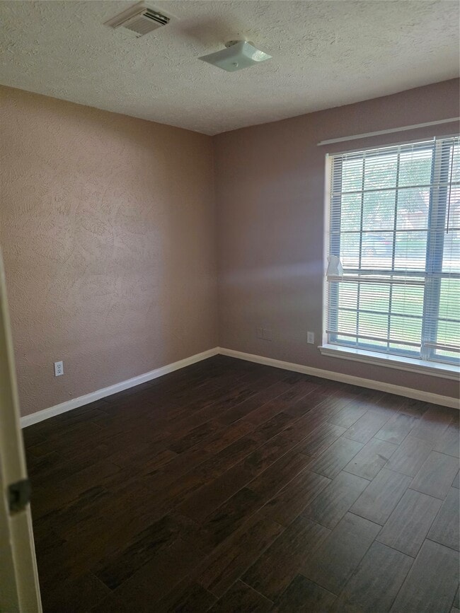 Building Photo - 2703 Westfield St