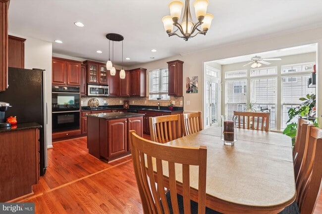 Building Photo - 9327 Hundith Hill Ct