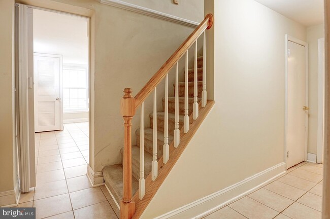 Building Photo - 1300 N Taylor St