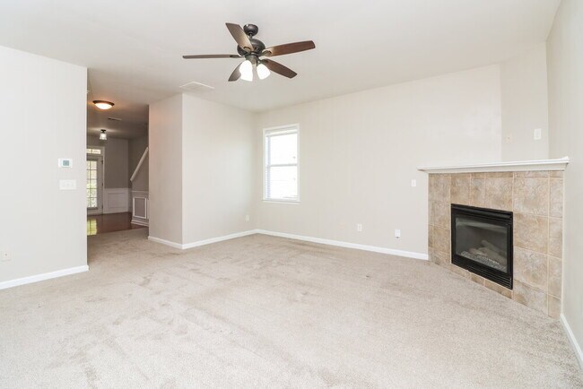 Building Photo - 251 Palisades Dr