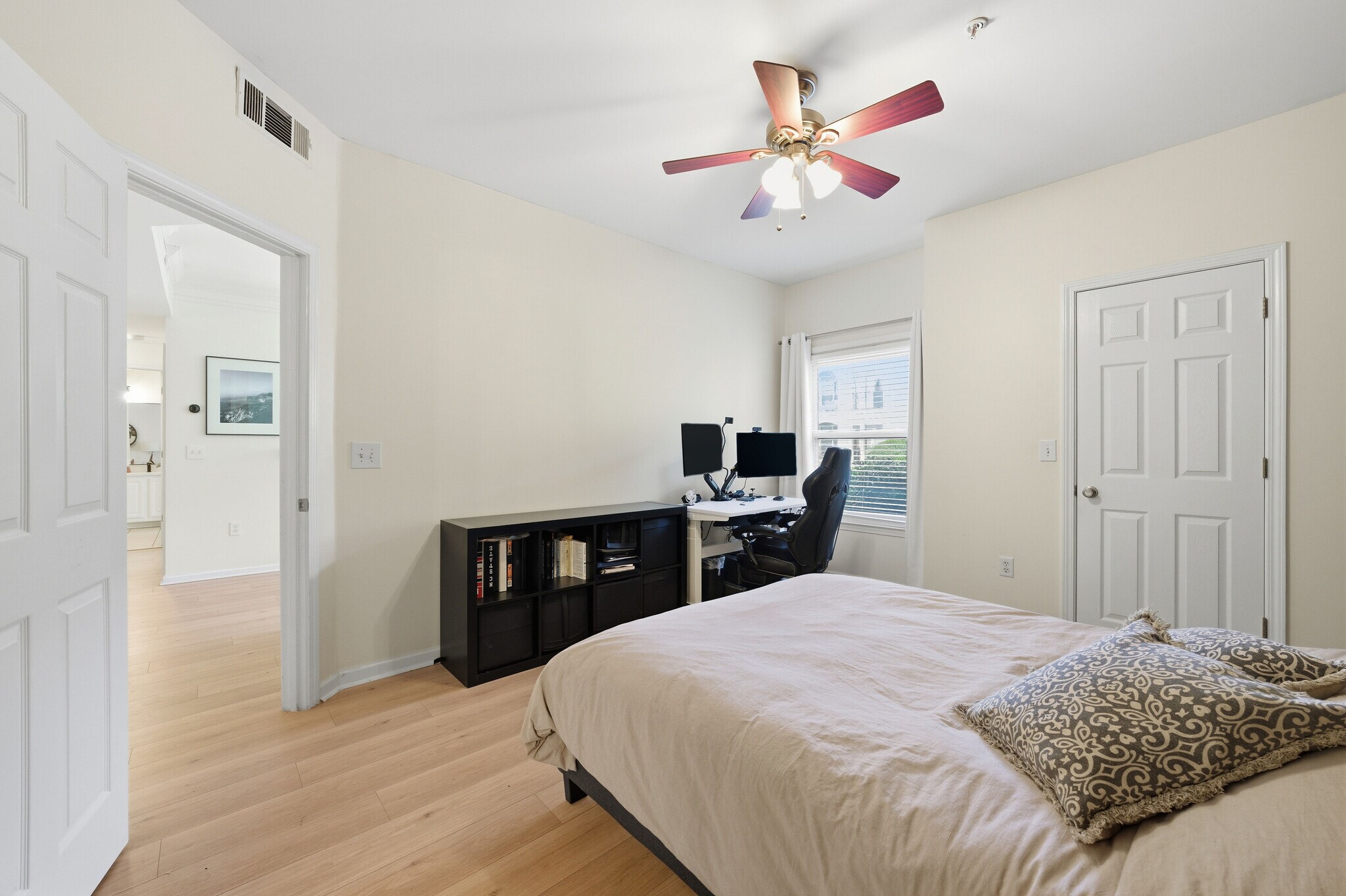 Building Photo - 955 Juniper St NE