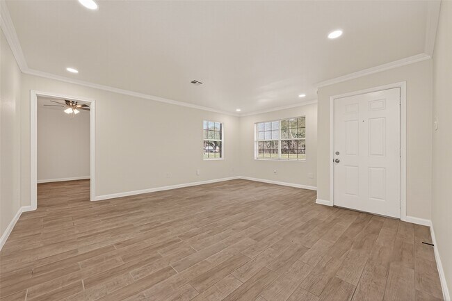 Building Photo - 25409 Pebble Dr
