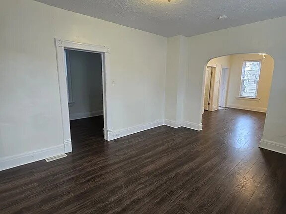 Building Photo - Convenient first floor living! Two bedroom, one bathroom house for rent. Updated flooring, bathro...