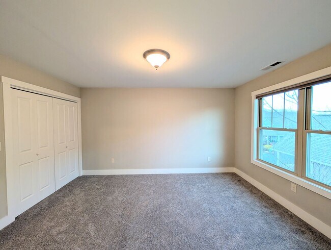 Building Photo - Arden Rental!