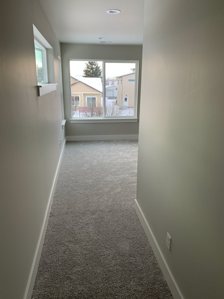 Building Photo - 417 Meriwether Ave
