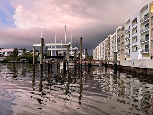 Building Photo - 1709 N Tamiami Trl