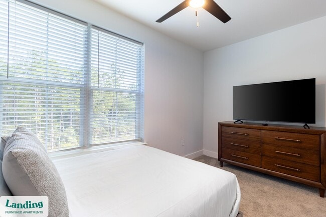 Building Photo - 435 Encore Way