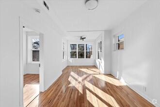 Building Photo - 3 bedroom in Chicago IL 60618