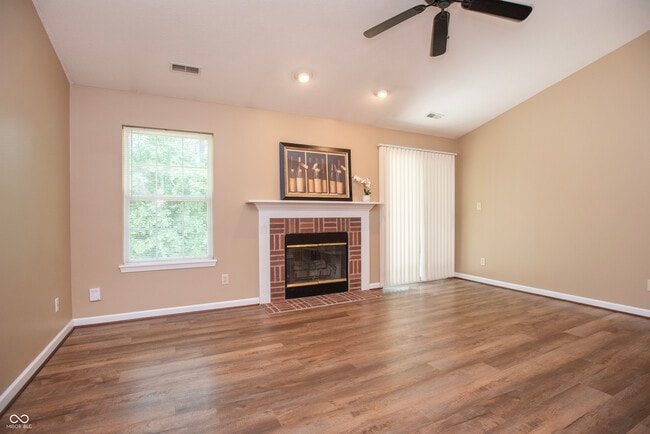 Building Photo - 11389 Songbird Ln
