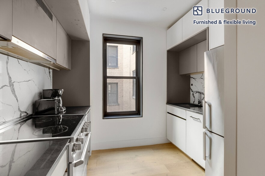 Building Photo - 145 Henry St