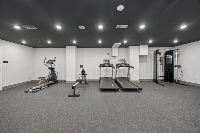 Building Photo - 6910 Ridge Ave