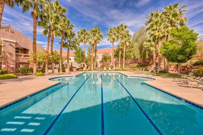 Building Photo - Mission Ridge Condos-Gorgeous 2nd Floor Un...