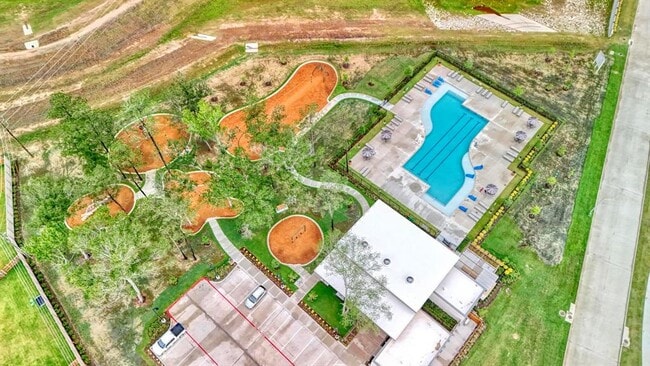 Building Photo - 18210 Via Aurelia Dr