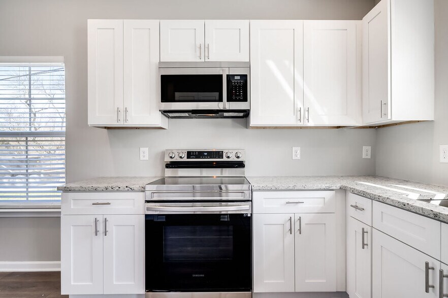 Building Photo - 348 Kristen Ct