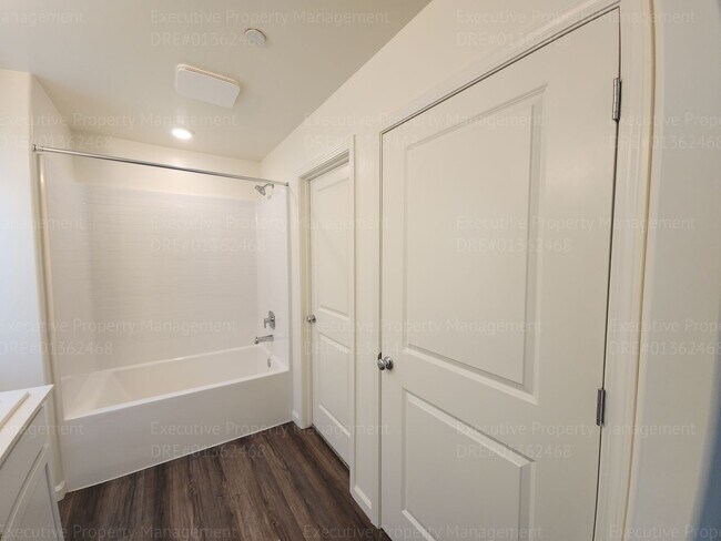 Building Photo - 8921 Kemi St