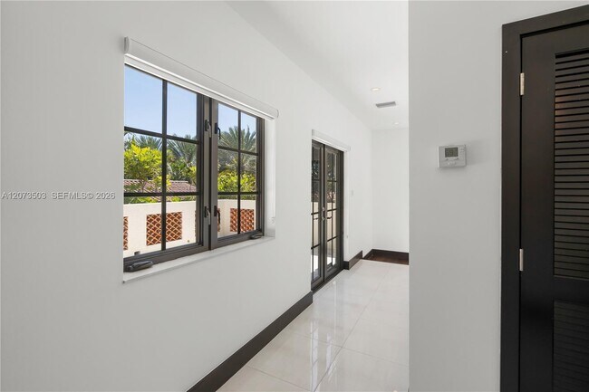 Building Photo - 519 Alhambra Cir