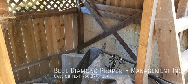 Building Photo - 2043 Edinburg-