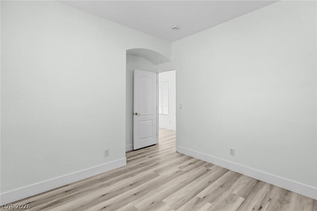 Building Photo - 5568 Jelsma Ave