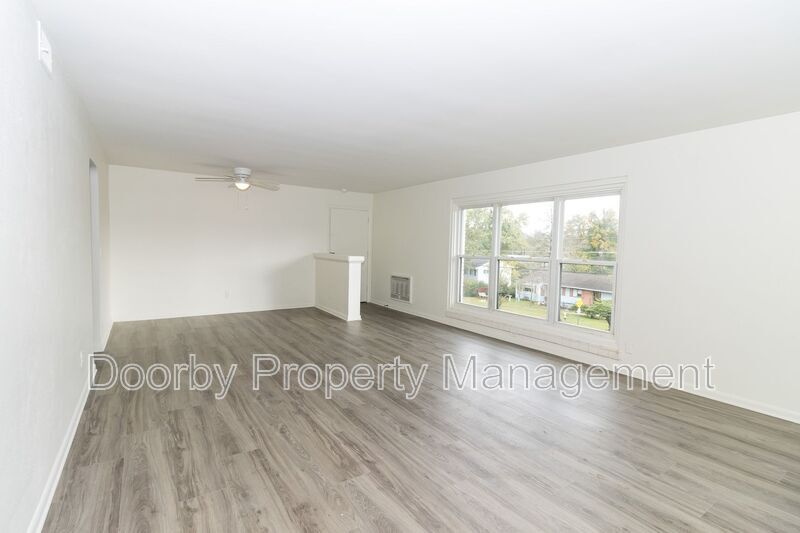 Building Photo - 513 Donaldson Rd