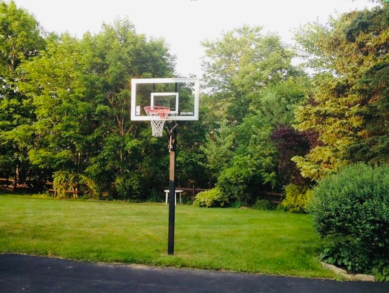 Building Photo - 8120 Remington Dr