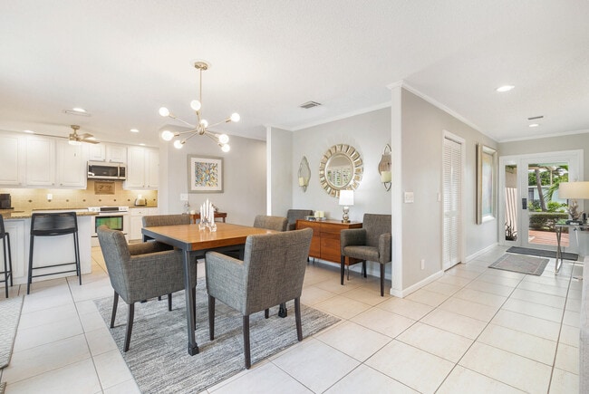 Building Photo - 10 Sailfish Ln