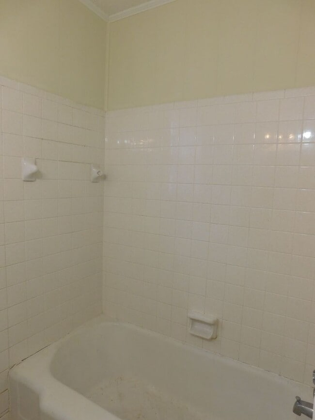 Building Photo - 815 Haywood Pl