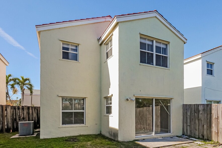 Building Photo - 3372 Orinoco Ln