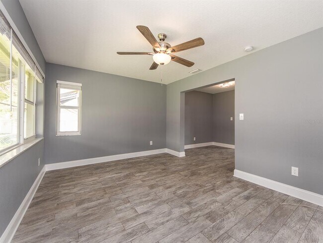 Building Photo - 682 Druid Park Dr W