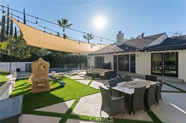 Building Photo - 5244 Vanalden Ave