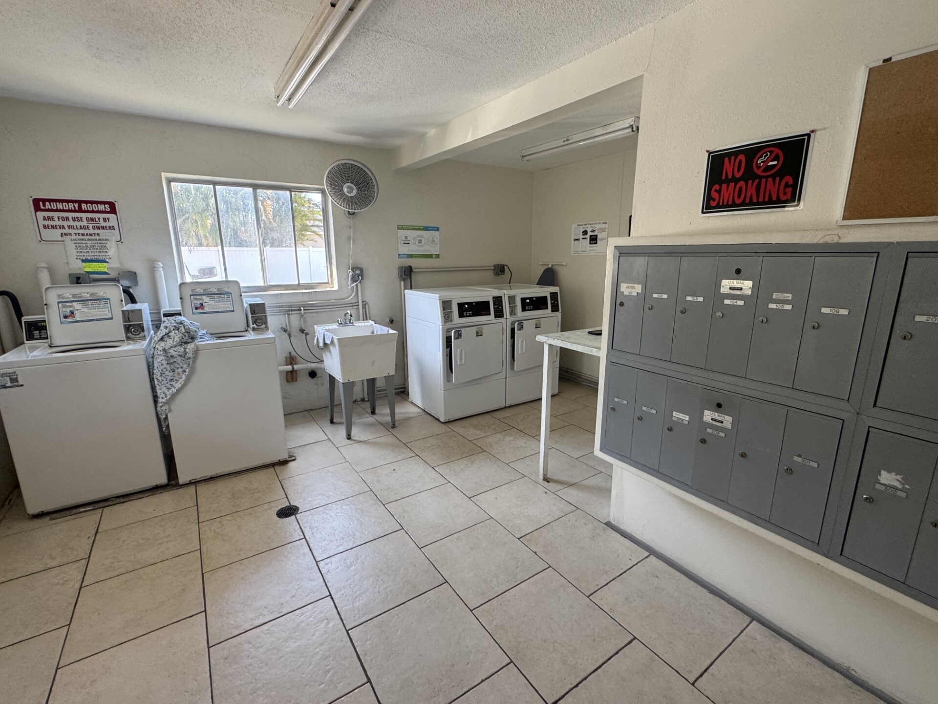 Building Photo - 3602 Beneva Rd