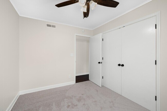 Building Photo - 153 Seven Pines