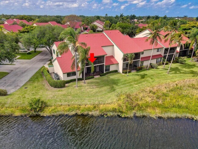 Building Photo - 6 Lexington Ln E