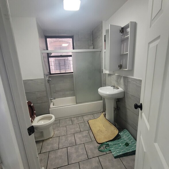 Building Photo - 1233 Union Ave