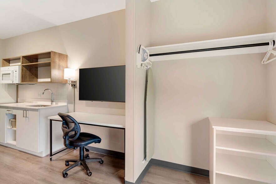 Building Photo - Furnished Studio-Charlottesville