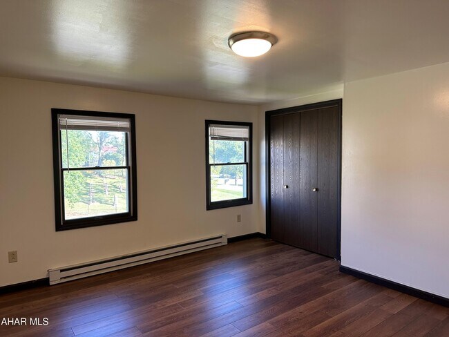 Building Photo - 591 Harvest View Ln
