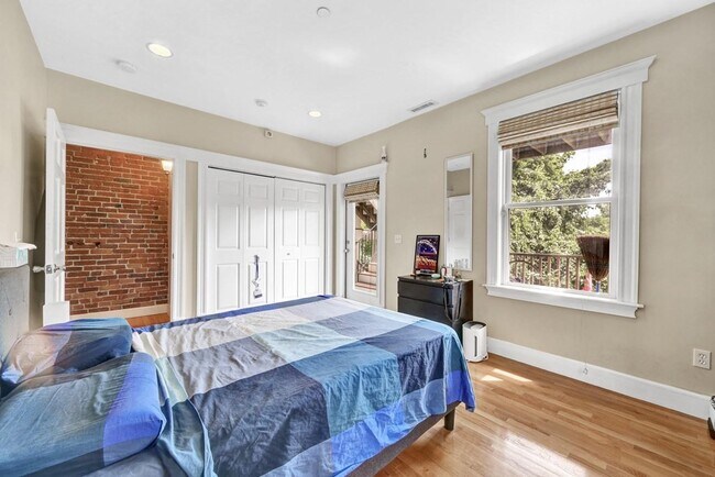 Building Photo - 283 Western Ave