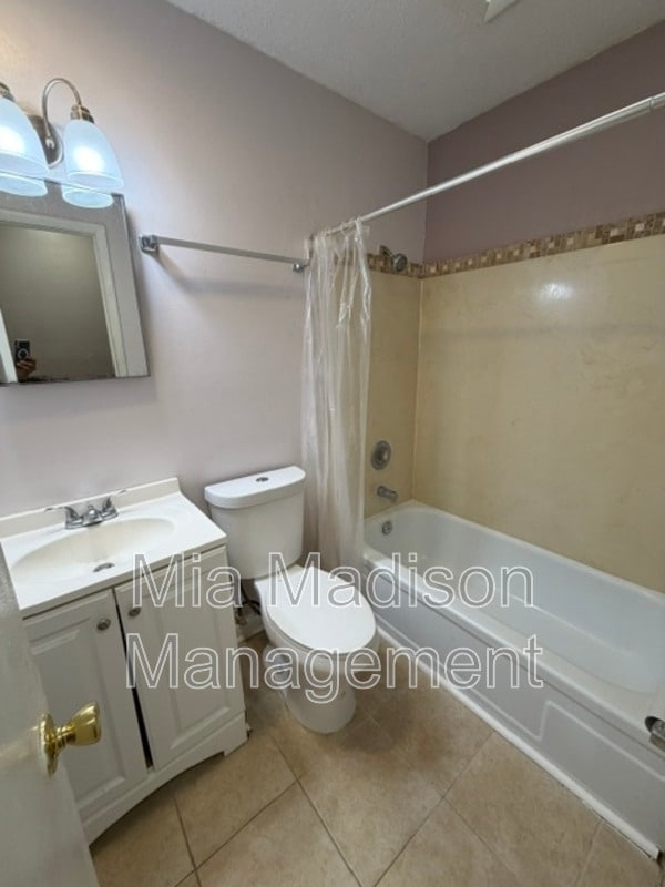 Building Photo - 9406 Dunwoody Dr