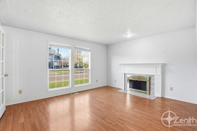 Building Photo - 16101 SE 18th St