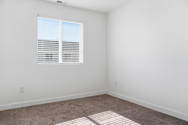 Building Photo - 3933 Orinda Dr