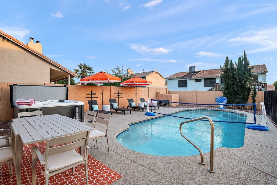 Building Photo - 7157 W Windrose Dr