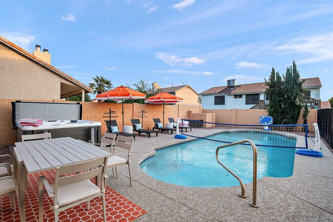 Building Photo - 7157 W Windrose Dr