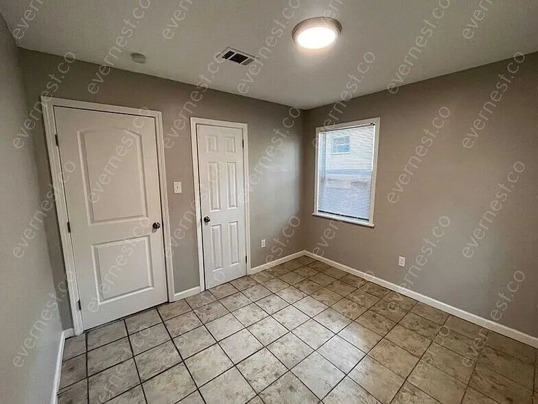 Building Photo - 3737 Bishop Ave