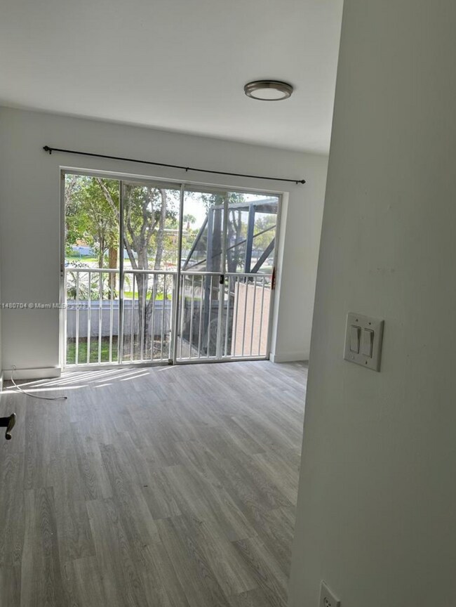 Building Photo - 10204 NW 52nd Ter