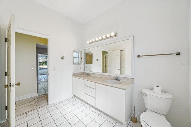 Building Photo - 918 Academy Dr